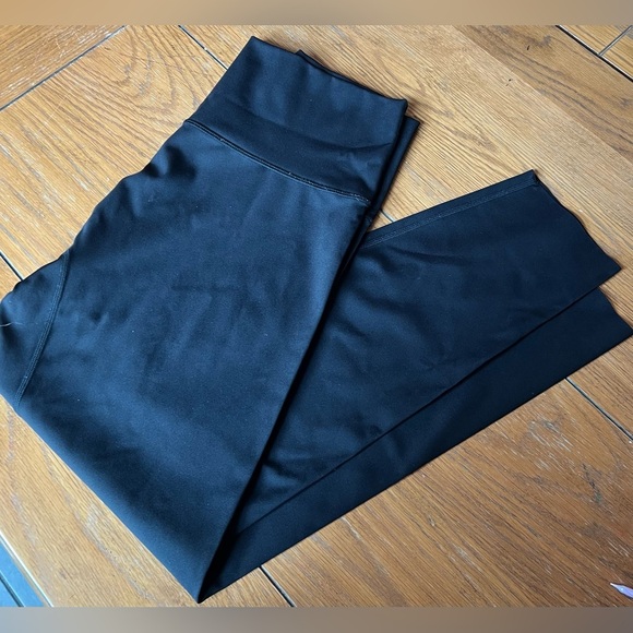 OFFLINE by Aerie Hi-Rise 7/8 Legging Black XL - Picture 3 of 7
